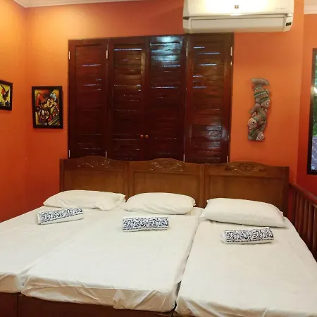 Mlajade Transient House Bed & Breakfast